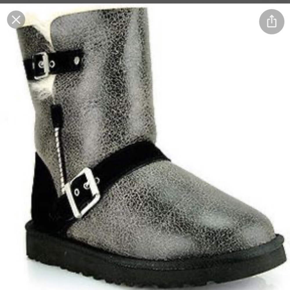 Dylan UGG Boot - Picture 13 of 16